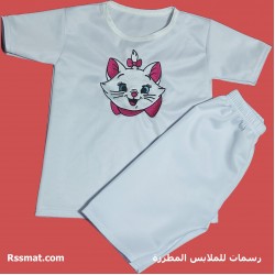 طقم هالو كيتي – بيجامة وشورت بتطريز ألوان الطفولة